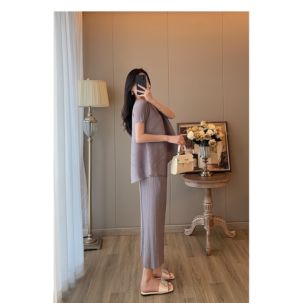 Here Comes the Lady Issey Miyake Xếp Ly Rời Rộng Quần Phù Hợp Với Nữ Mùa Hè Thời Trang Không Đều Top Hai Mảnh Phù Hợp Với Miyake Xếp Ly Quần Áo Nữ