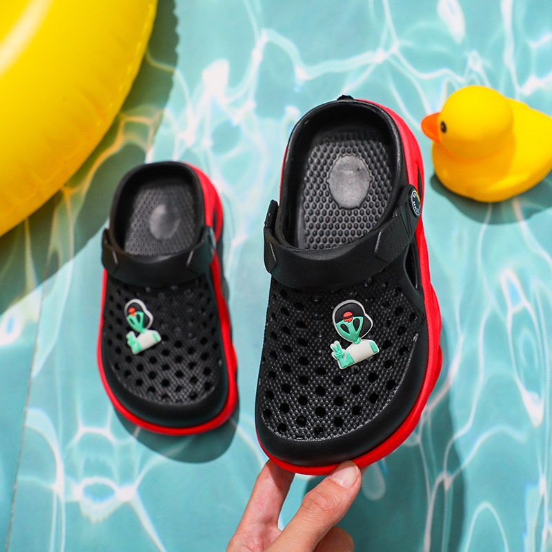 Dép Sandal Đục Lỗ Đế Mềm Chống Trượt Kích Thước Vừa Và Lớn Phong Cách Mới 2023 Dành Cho Bé Trai