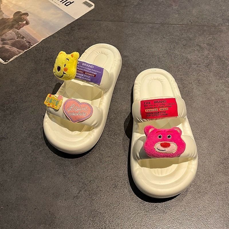 Dép Sandal Xỏ Ngón Đế Bệt Hình Gấu Dâu Tây Dễ Thương Thời Trang Đi Biển Cho Nữ