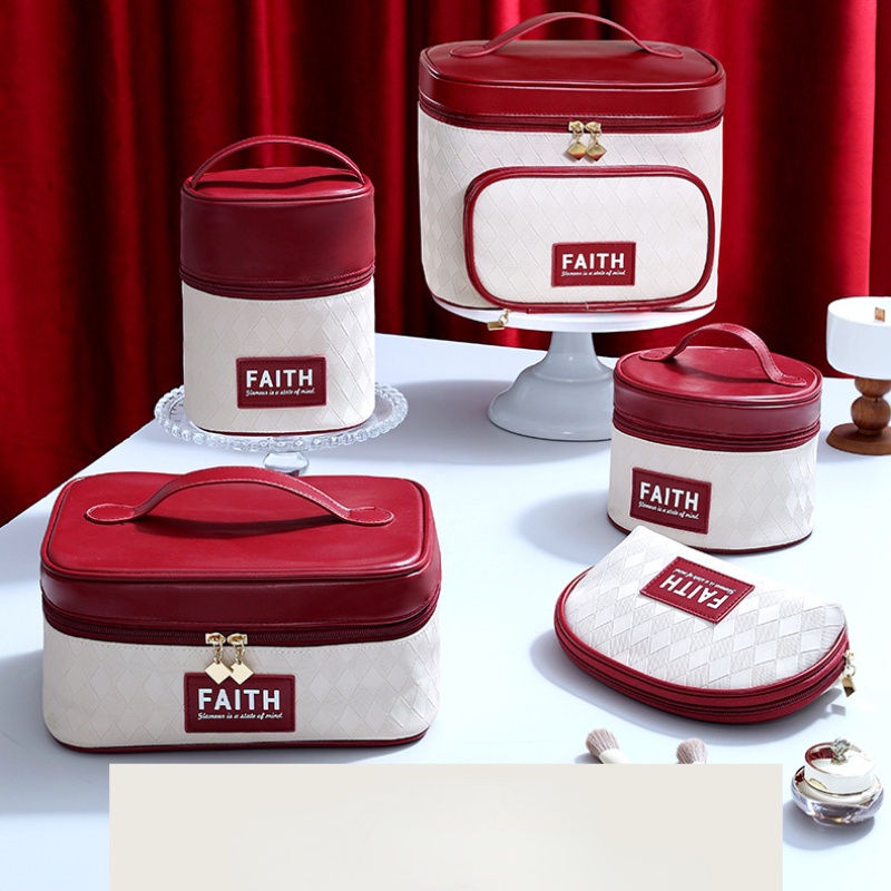 Túi Vuông Đựng Đồ Trang Điểm Sang Trọng Tiện Dụng Khi Đi Du Lịch