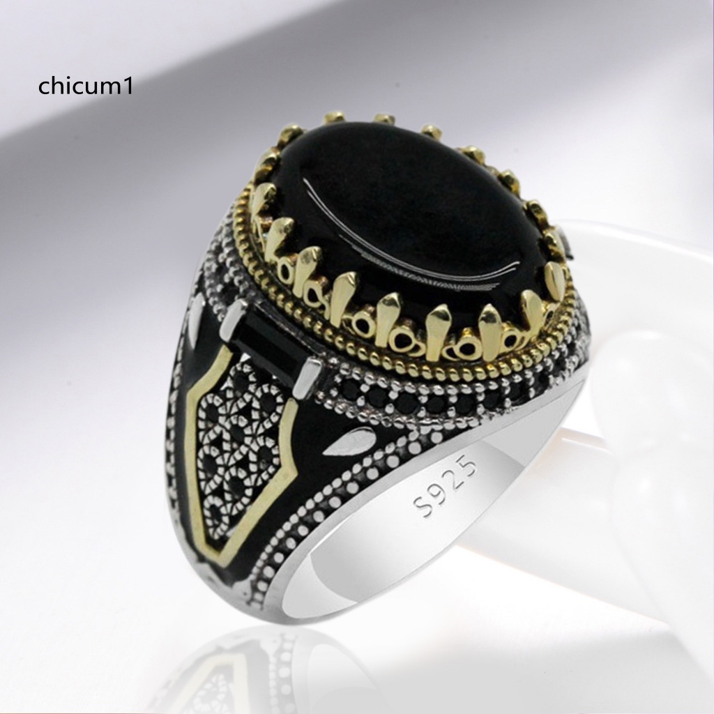 Nhẫn Nam Chạm Khắc Hai Tông Màu Đính Đá Mã Não Giả Phong Cách Cổ Điển