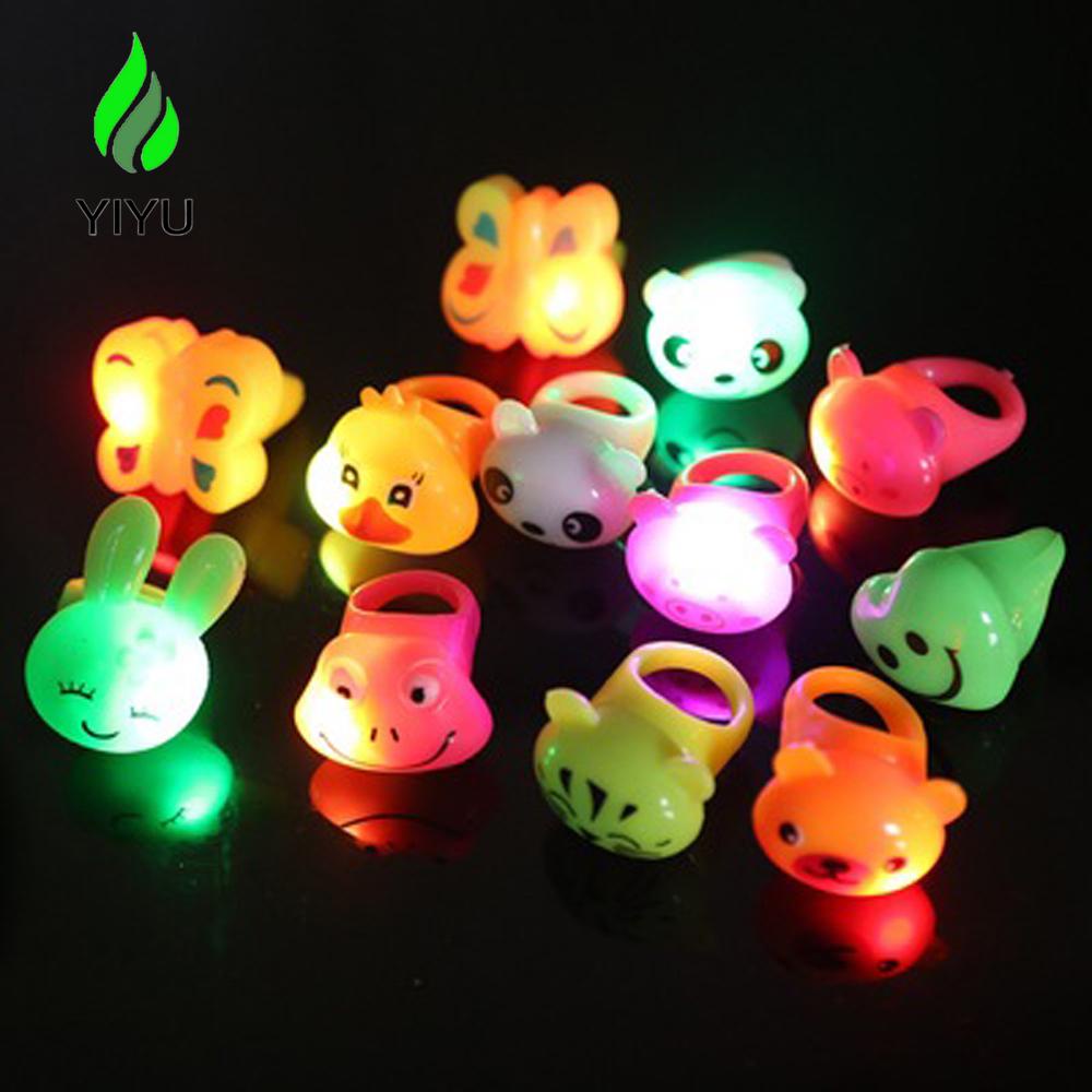 YIYU Nhẫn Đồ Chơi Có Đèn LED Phát Sáng Hình Hoạt Hình Cho Trẻ Em