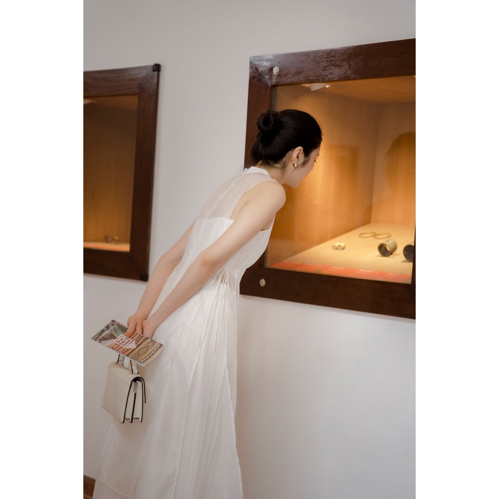 Áo dài dây buộc