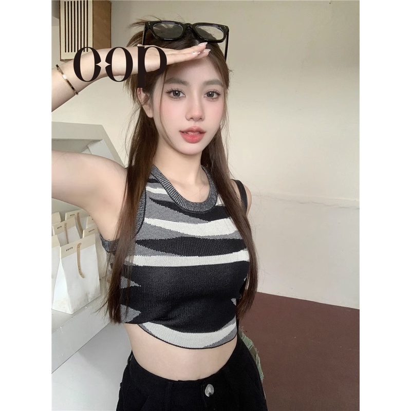 Áo Sweater Dệt Kim Hai Dây Dáng Ôm Thời Trang Cho Bạn Gái HZFWC7028