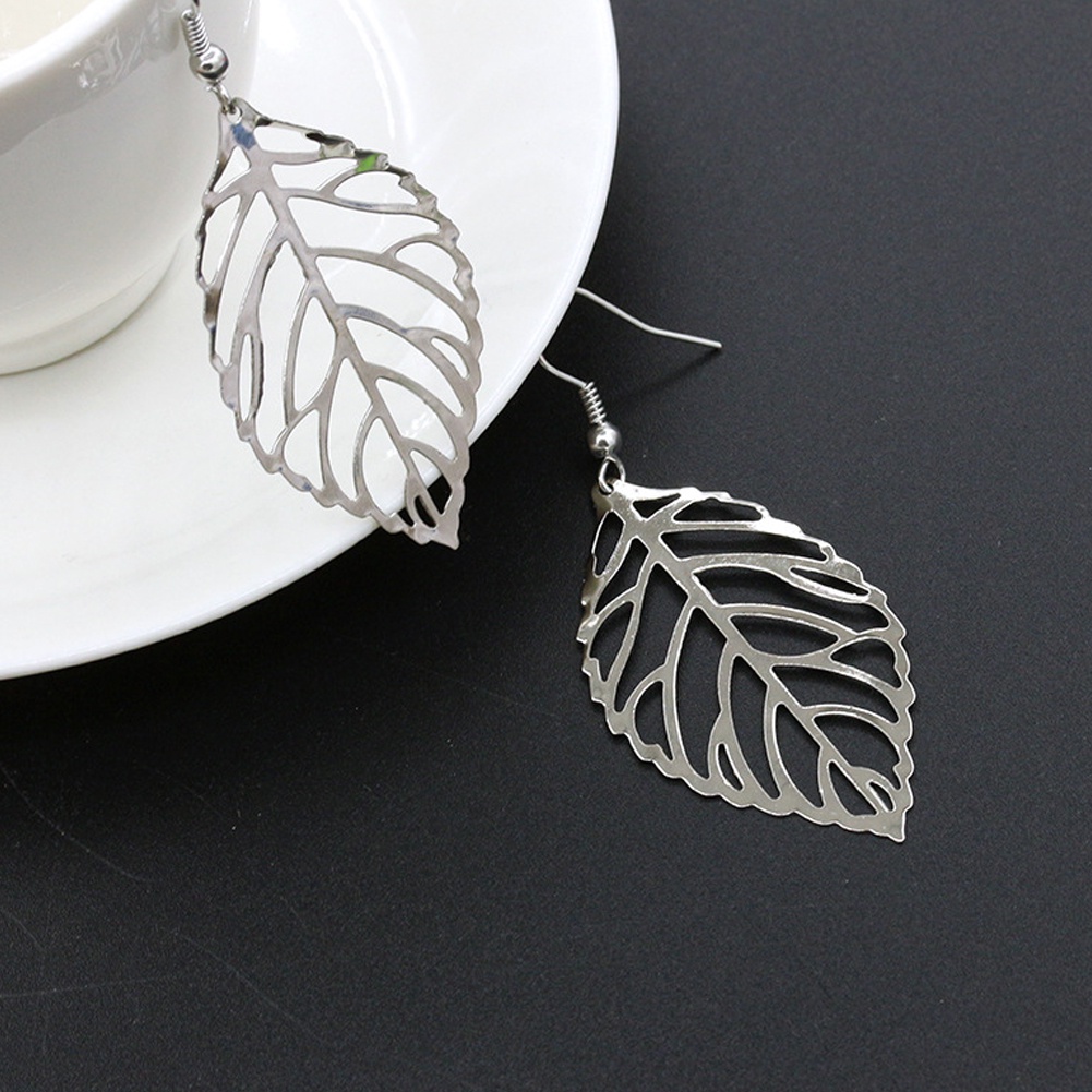 Khuyên Tai Kim Loại Hình Lá Rỗng Phong Cách Vintage Đơn Giản Thiết Kế Mới