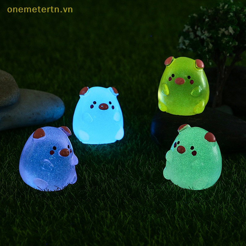 Set 2 Tượng Heo Con Dạ Quang Xinh Xắn Dùng Để Trang Trí Nội Thất