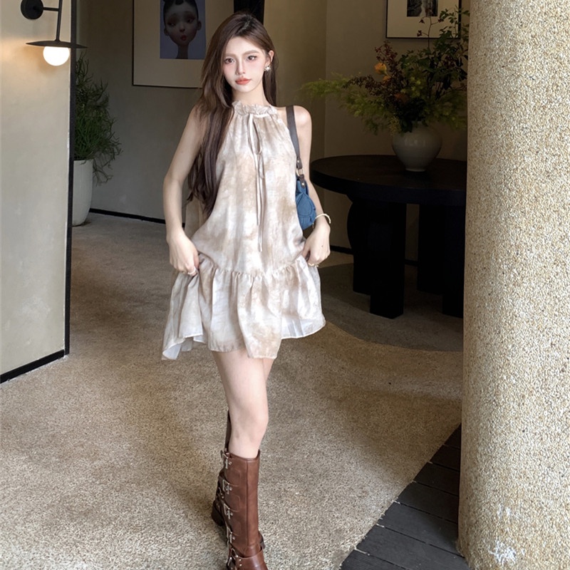 Đầm Sát Nách Cổ Yếm Dáng Rộng In Họa Tiết Thời Trang Xinh Xắn Cho Nữ