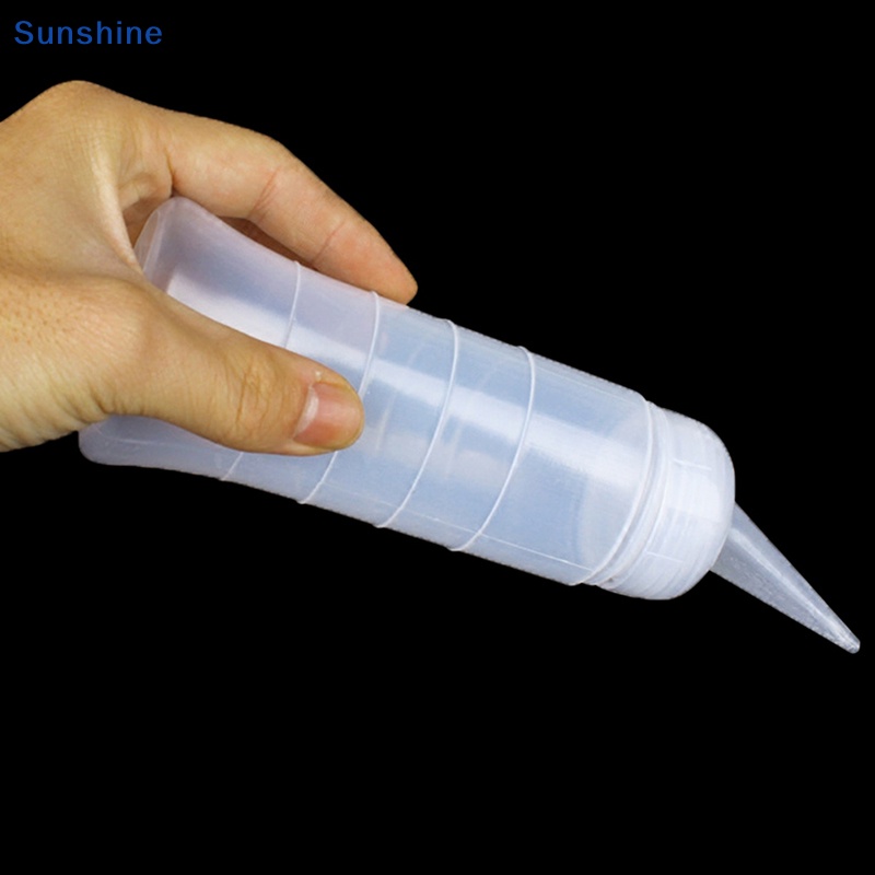 Chai Nhựa Trong Suốt Có Thước Đo Dùng Để Làm Tóc Trong Salon