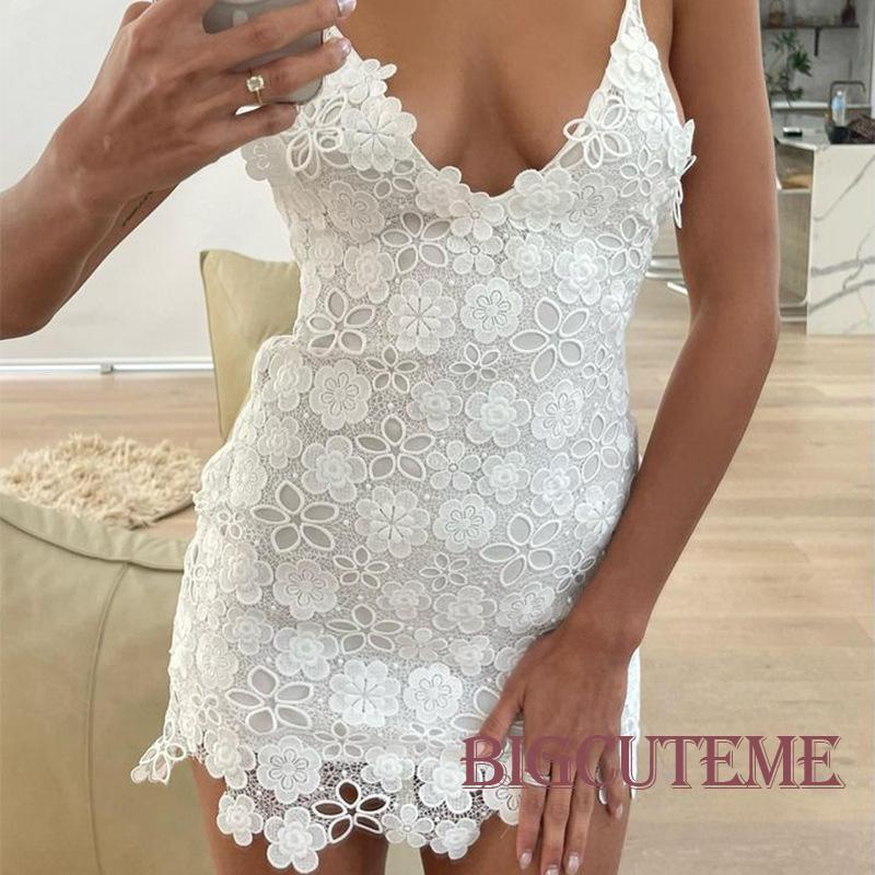 Đầm Hai Dây Ren Hoa Cổ Chữ V Khoét Sâu Hở Lưng Thời Trang Mùa Hè Cho Nữ