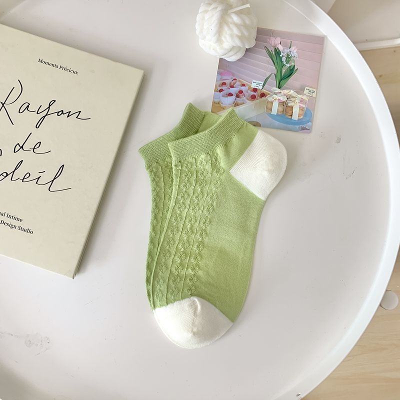 Vớ Cotton Thoáng Khí Thêu Hình Trái Dâu Dễ Thương Cho Nữ