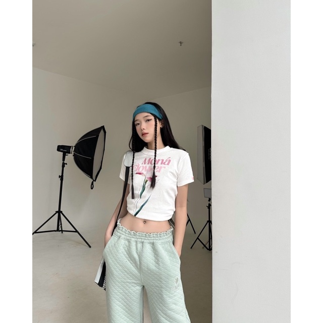 Áo babytee in hoa MONÁ - FLEUR TRẮNG, Áo phông baby tee nữ form bé local brand 2023 hot trend | BigBuy360 - bigbuy360.vn