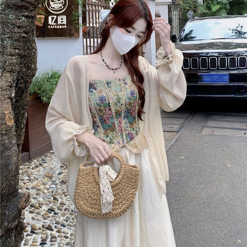 Set Áo Ren Hoa Hai Dây + Áo Khoác Chống Nắng + Chân Váy Lửng Thời Trang Mới Cho Nữ