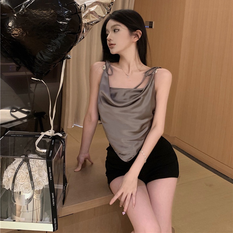 Áo Hai Dây Hở Lưng Thiết Kế Độc Đáo Phong Cách Quyến Rũ