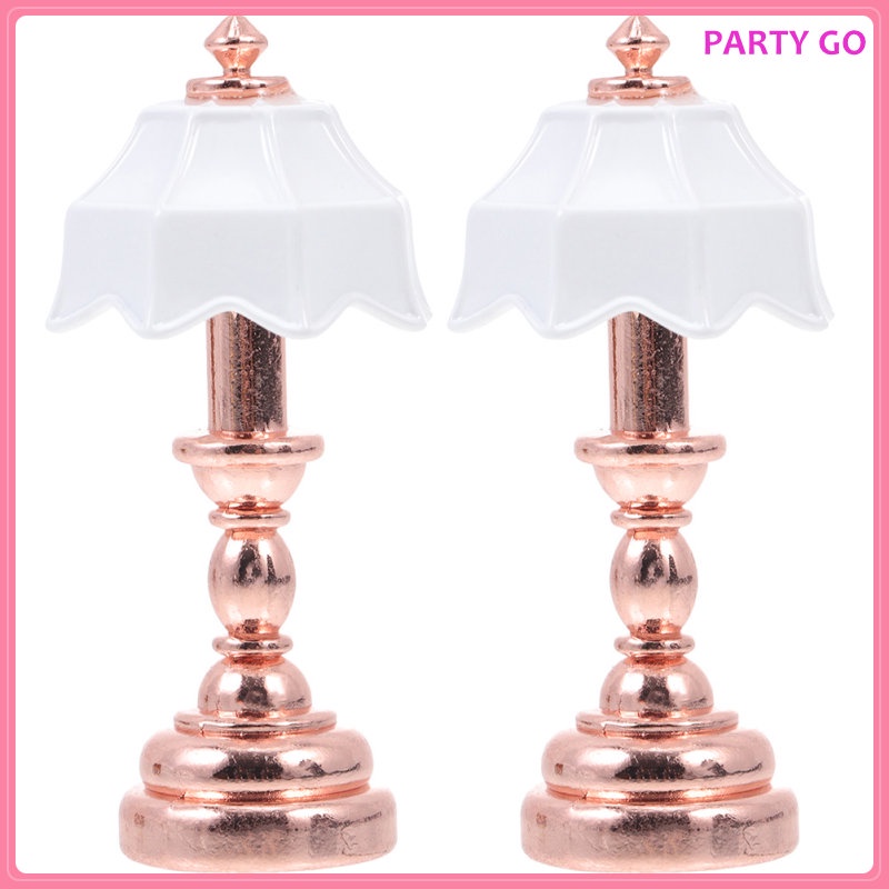 Bộ 2 Mô Hình Đèn Bàn Bằng Sắt Trang Trí Nhà Búp Bê