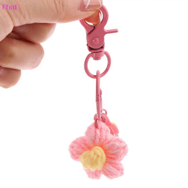 1 Móc Khóa Hình Bông Hoa Bằng Len Dễ Thương