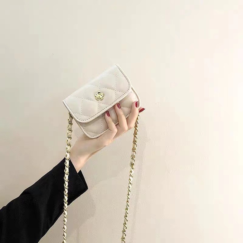 Túi Xách Đeo Vai Kiểu Vuông Nhỏ Đính Đá Phối Dây Xích Thời Trang Sành Điệu