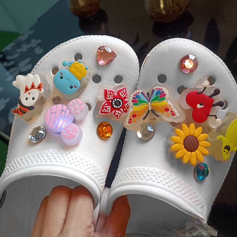 Ghim Cài Giày Crocs Có Đèn Led Phát Sáng Hình Hoạt Hình Togepi Jibbitz Charm Psyduck Squirtle Jibits Trang Trí Giày Trẻ Em