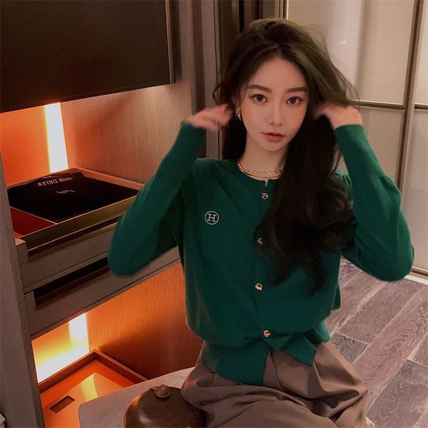 Áo Khoác Cardigan Dệt Kim Mỏng Tay Dài Màu Đen Thêu Chữ Thời Trang Cho Nữ