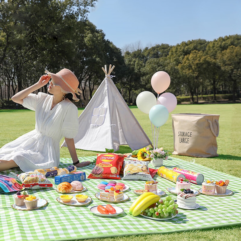 Thảm Trải Đi Du Lịch - Tấm Bạt Dã Ngoại Picnic Cắm Trại Đi Chơi Biển Đi Phượt Gấp Gọn Sọc Kẻ Caro
