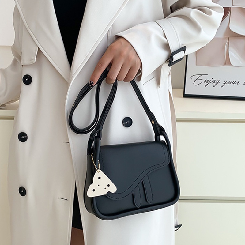 Túi Đeo Chéo Vai Khóa Nam Châm Thiết Kế Thời Trang Đơn Giản niche Xu Hướng Thời Trang Dành Cho Bạn Nữ