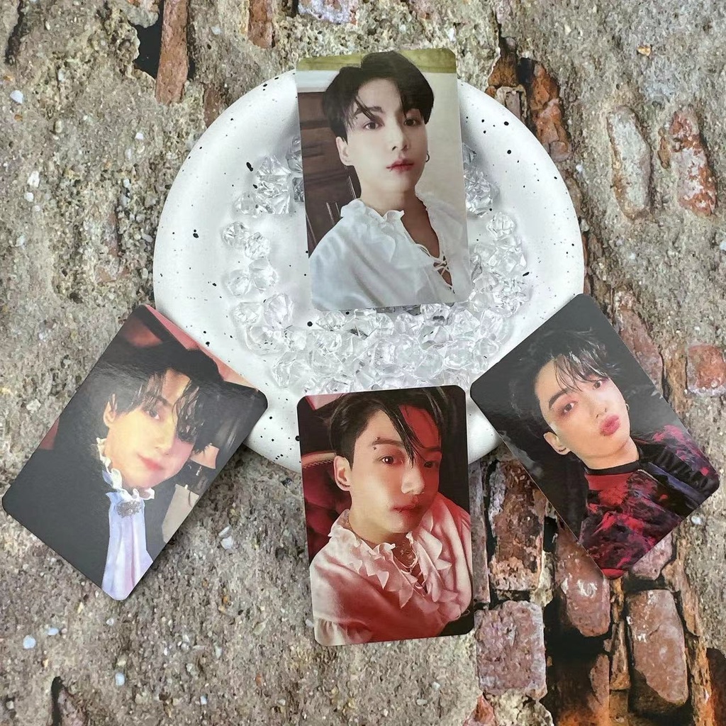 Set 8 Tấm Ảnh Thẻ In Hình Các Thành Viên Nhóm Nhạc Kpop BTS