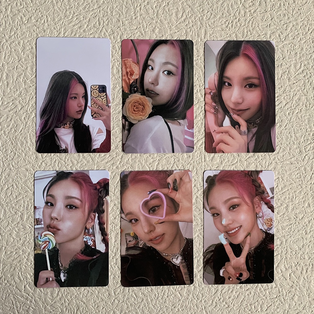Album Ảnh Thẻ Bài IN Chữ ITZY NEW Album CRAZY IN LOVE Ngẫu Nhiên