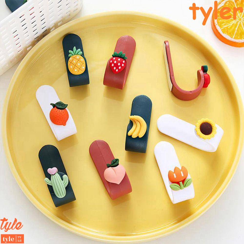 Giá Đỡ Chìa Khóa Hình Trái Cây Sáng Tạo Tự Dính Gắn Tường TYLER1
