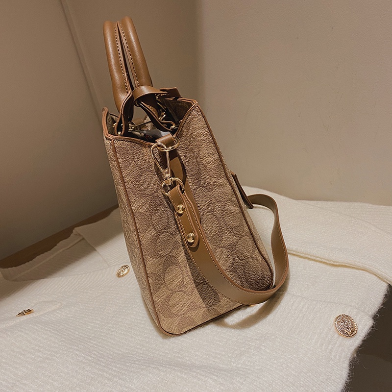 Túi Xách Nữ Coach đeo Chéo Da Thật Đẳng Cấp Làm Quà Biếu, Quà Tặng, Sinh Nhật 2023