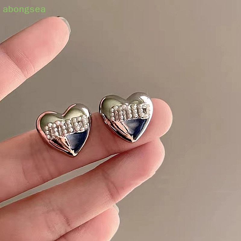 Khuyên Tai Hình Trái Tim abongsea Đính Ngọc Trai Giả Bằng Kim Loại Tráng Men Họa Tiết Chữ Xinh
