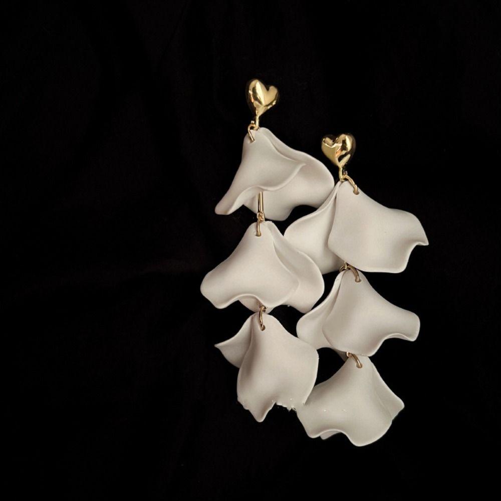 Bông Tai Dáng Dài Hình Cánh Hoa Phối Tua Rua Phong Cách Hàn Quốc Tinh Tế Thời Trang