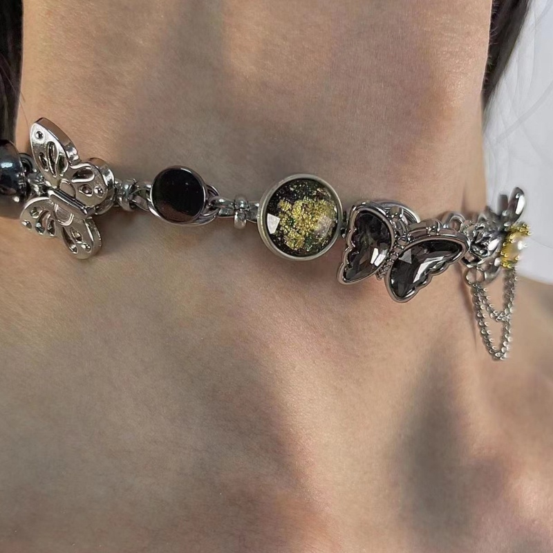 Vòng Cổ Choker Bằng Đồng Mặt Hình Bướm Cho Nữ