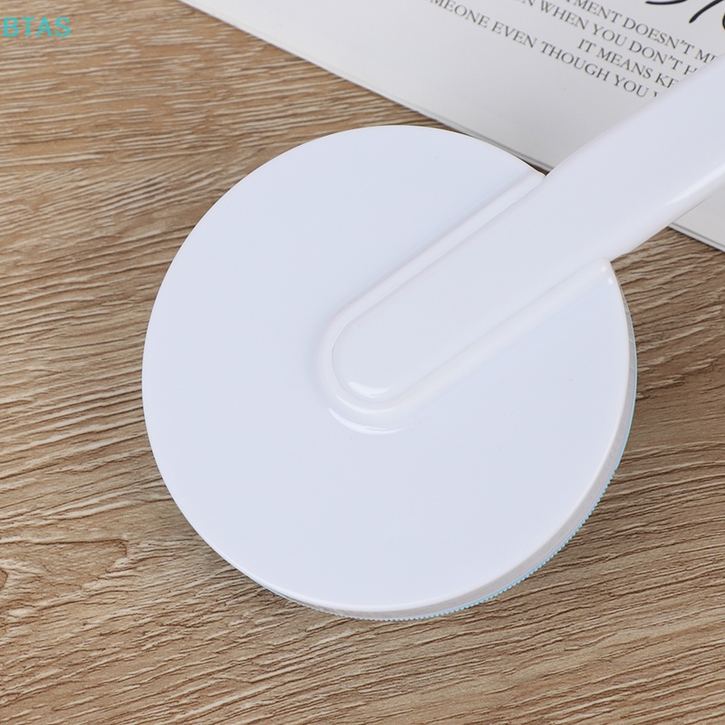 Dụng Cụ Mát Xa Tẩy Tế Bào Chết Cho Lưng Chân Và Toàn Thân Giày Thể Thao Thiết Kế Năng Động Hợp Thời Trang