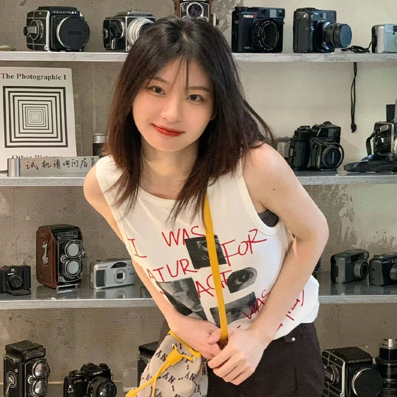 Áo Nữ Không Tay Cổ Tròn Họa Tiết Vẽ Tay Phong Cách Hong Kong Thời Trang Mùa Hè Mới