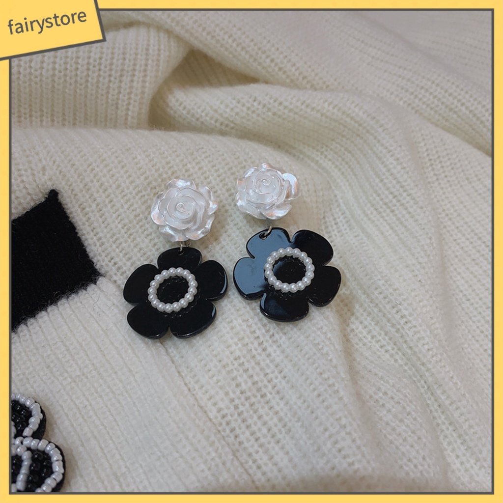 1 Đôi Bông Tai Hình Hoa Trà Đính Ngọc Trai Giả Phong Cách Retro