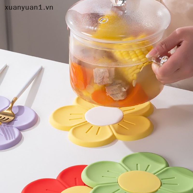 Tấm Lót Nồi Bằng Silicon Cách Nhiệt Chống Bỏng Hình Hoa Anh Đào Xinh Xắn