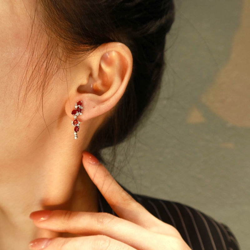 ♥ Khuyên Tai Tua Rua Dài Đính Đá Ruby Sang Trọng Cho Nữ