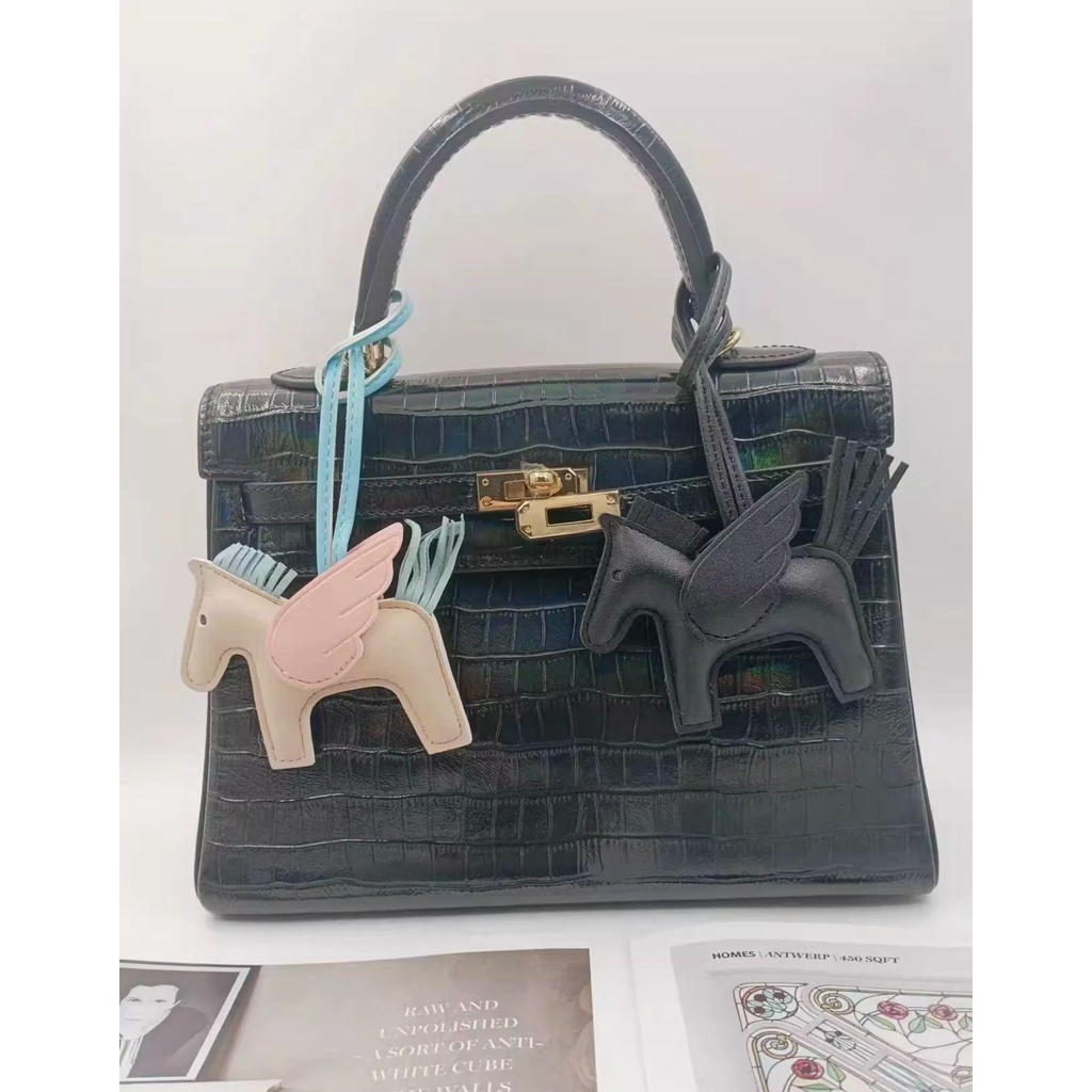 H Mặt Dây Chuyền Hình Ngựa pony mini May Bằng Tay Dễ Thương Trang Trí Túi Xách / Xe Hơi