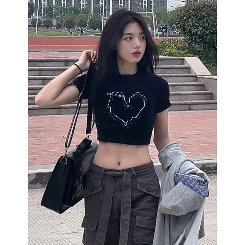 Áo Thun Ngắn Tay Ôm Dáng Hở Vai In Họa Tiết Trái Tim Màu Đen Thời Trang Mùa Hè Cho Nữ