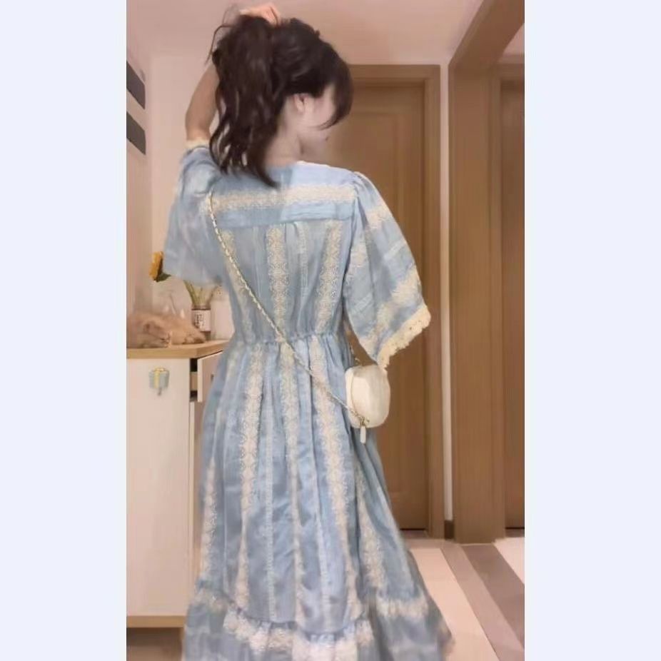 Đầm Hai Dây Cổ Chữ V Họa Tiết Thêu Màu Xanh Dương Dáng Ôm Thời Trang Mùa Hè Hàng Mới