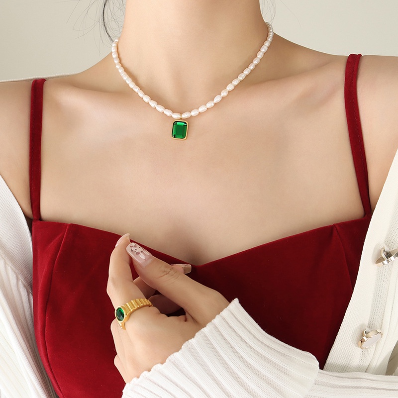 Vòng cổ Mặt Vuông Đính Ngọc Trai Pha Lê Không Màu Phong Cách Retro Âu Mỹ