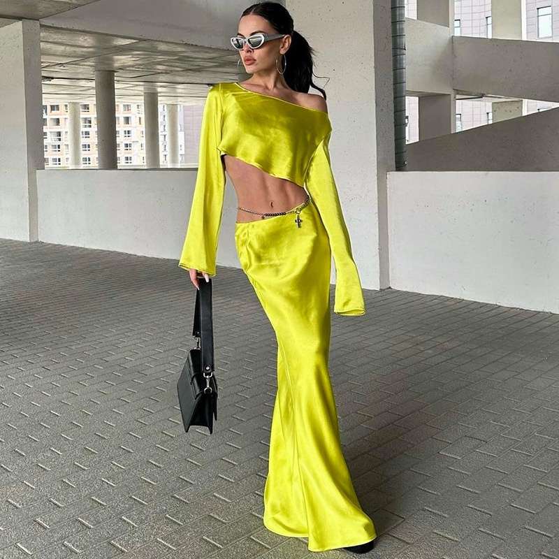 Set Áo Croptop Tay Dài Dáng Rộng Màu Trơn Phối Chân Váy Dài Lưng Cao Thời Trang Cá Tính Cho Nữ