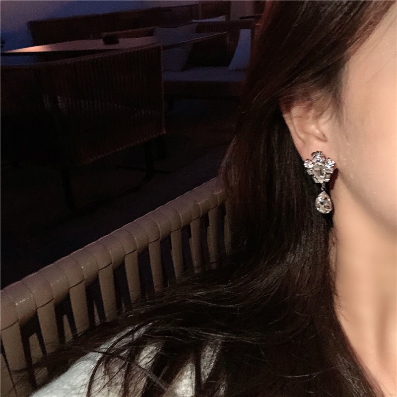 Bông Tai Hình Giọt Nước Đính Kim Cương Lấp Lánh Phong Cách Retro Thời Trang Hàn Quốc Cho Nữ
