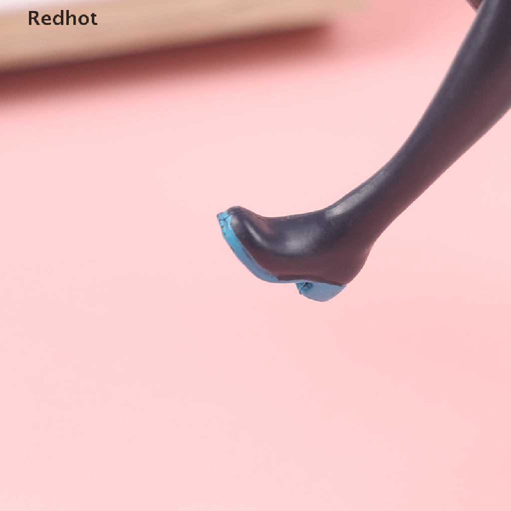 1 Mô Hình Nhân Vật Hatsune Miku Ngồi Dài 12 / 17CM