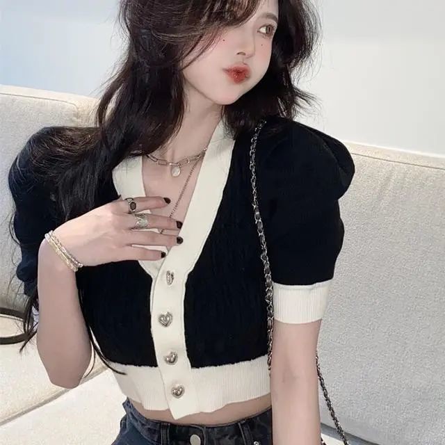 Áo Thun Tay Ngắn Phồng Cổ Chữ V Thời Trang Mùa Hè Mới 2022 Dành Cho Nữ