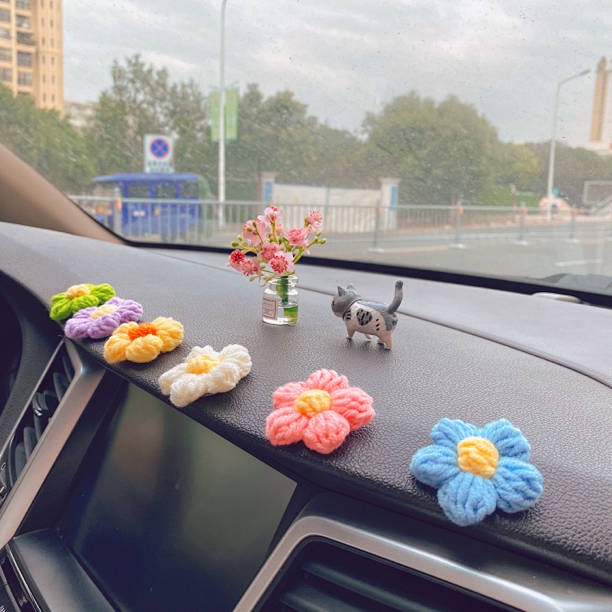 Korean Style Hyun a Small Flower Creative Car Decoration Car Accessories Cute Car Decoration Woven Puff Flower Car Interior Kffi