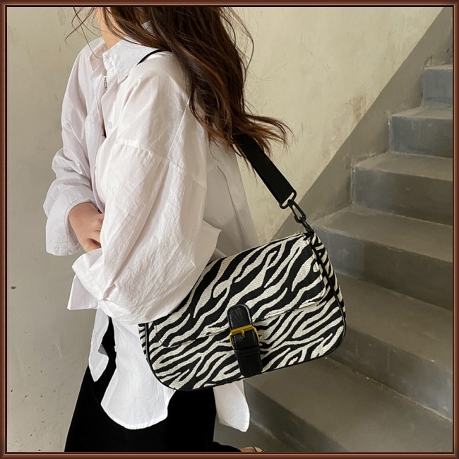 Túi Đeo Vai Đa Năng Có Khóa Kéo In Họa Tiết Kẻ Sọc Thời Trang Cho Nữ