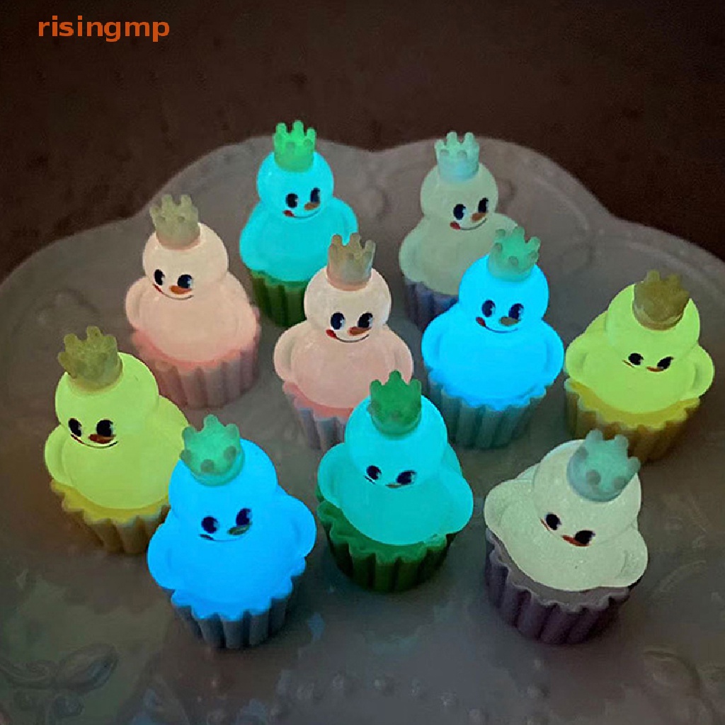 Set 2 Ly Nhựa Mini Hình Người Tuyết Dạ Quang Dễ Thương Dùng Trang Trí Bánh Kem