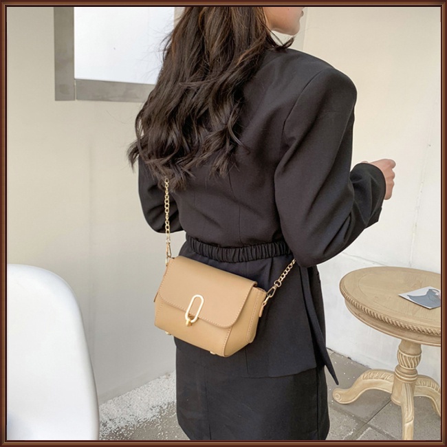 Túi Xách Da Pu Hình Vuông Có Khóa Nam Châm Phối Dây Xích Thời Trang Dự Tiệc