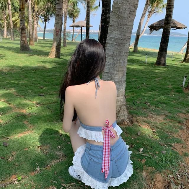 Áo Lửng Hai Dây Hở Lưng + Quần Short Jeans Quyến Rũ Cho Nữ