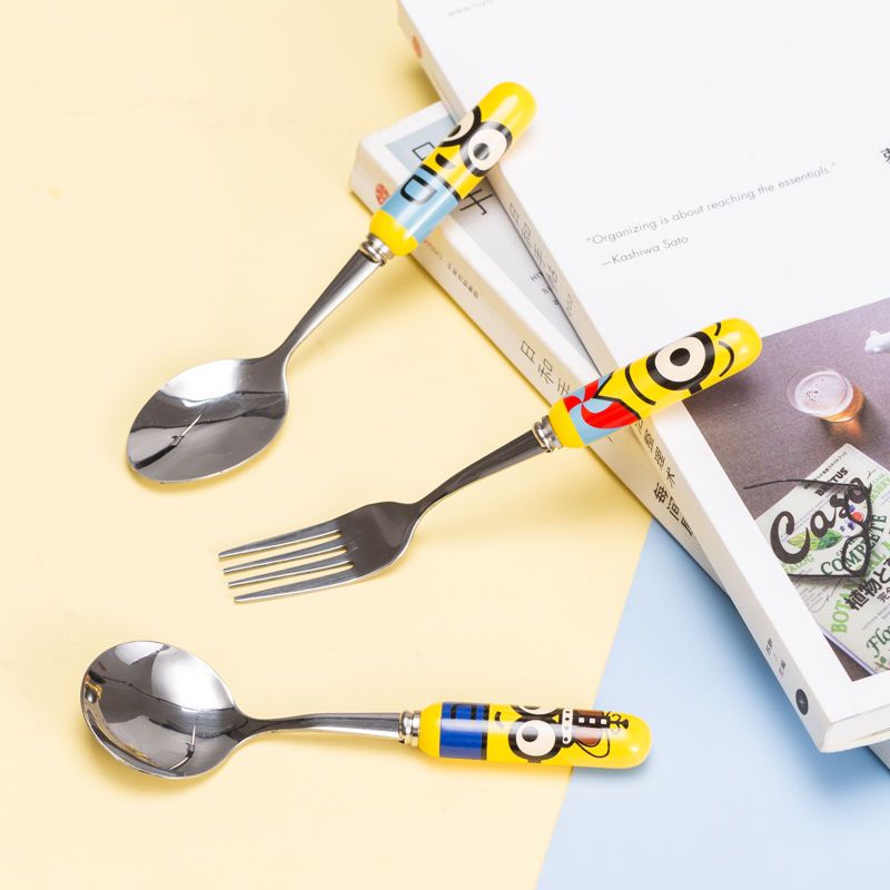 Bộ 3 Muỗng Nĩa Tròn Bằng Thép Không Gỉ Tay Cầm Sứ In Hoạt Hình Sáng Tạo Dễ Thương Cho Trẻ Em Graby2023